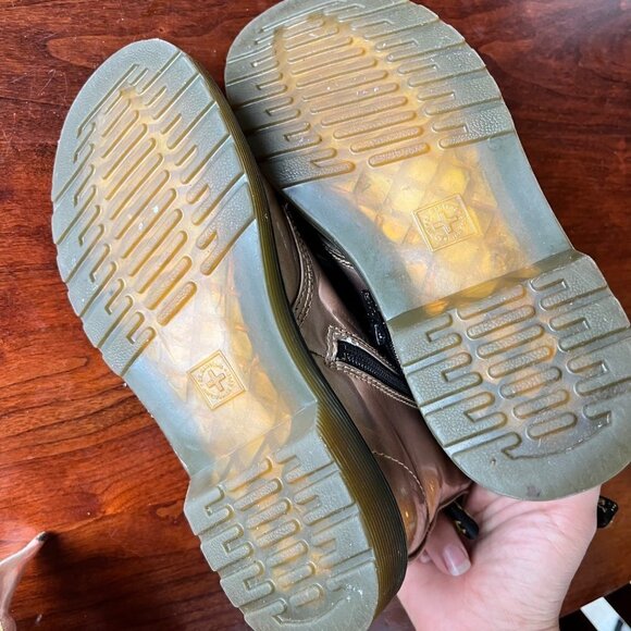 Dr. Martens 1460 J Rose Gold Boots- Size‎ Youth 3. - Picture 8 of 9